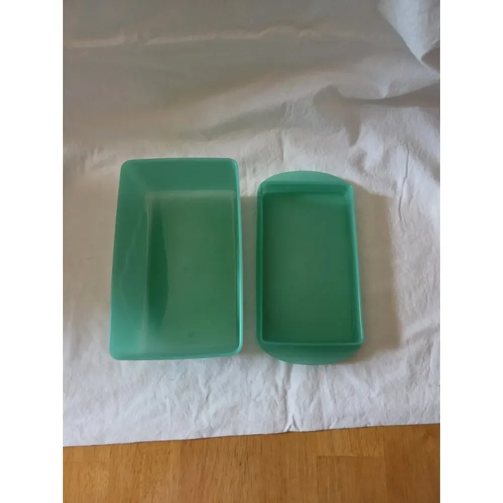 Tupperware Impressions Covered Butter Dish Keeper Green Holds Two Sticks Butter